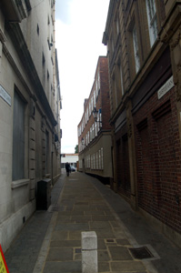 High Street entrance to Castle Lane May 2009